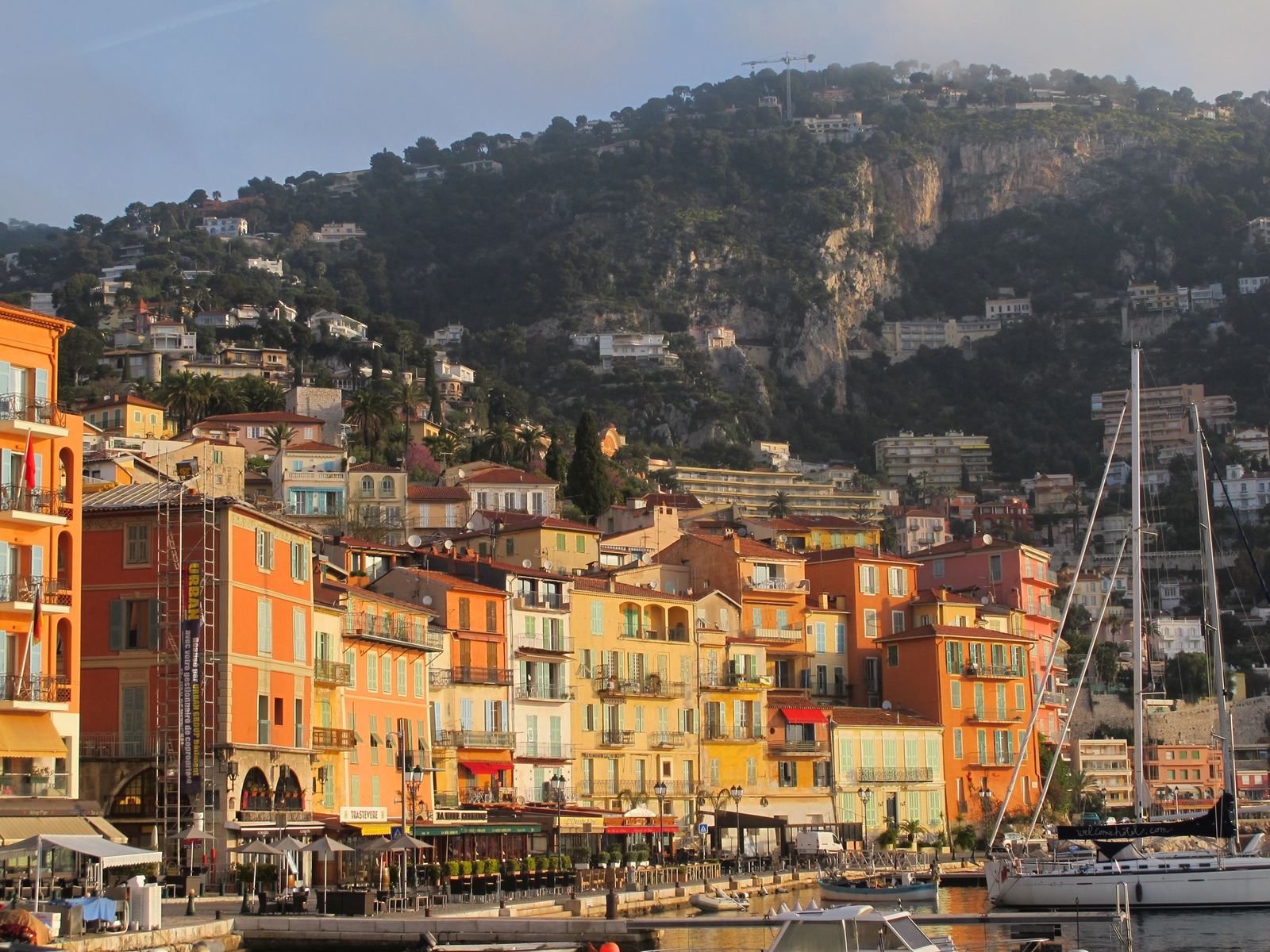 Port de la Santé à Villefranche-sur-Mer avec mécanicien bateau mobile