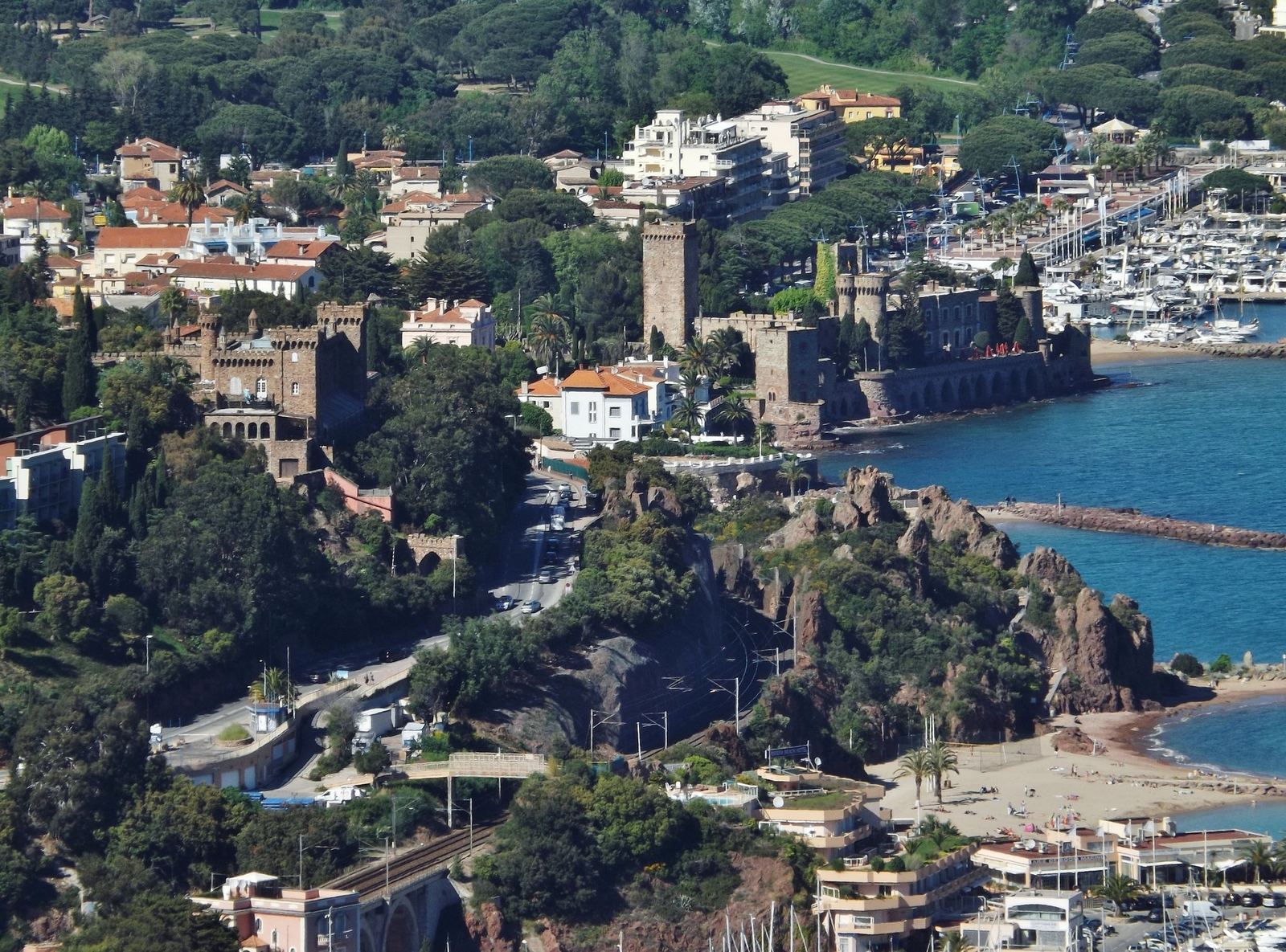 Port La Napoule à Mandelieu, bassins à l'embouchure de la Siagne